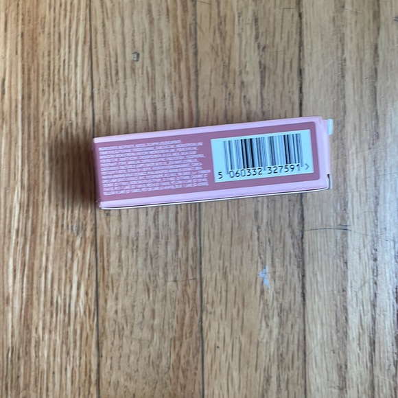 Charlotte Tilbury
Matte Revolution Lipstick- Pillow Talk Collection - Picture 3 of 3